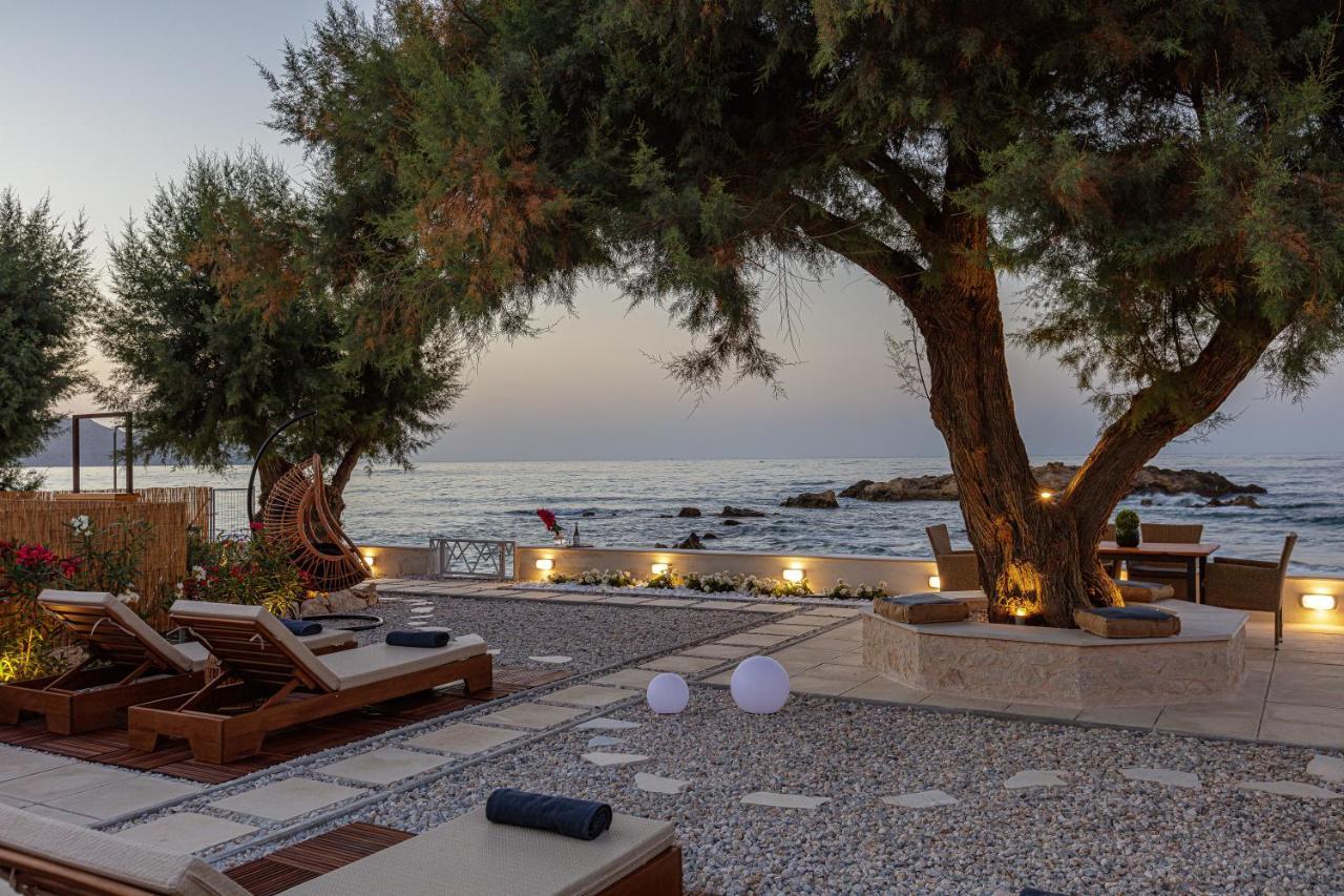 Villa Seashell -Wonderful Newly Renovated Villa On The Beach Galatas  Bagian luar foto