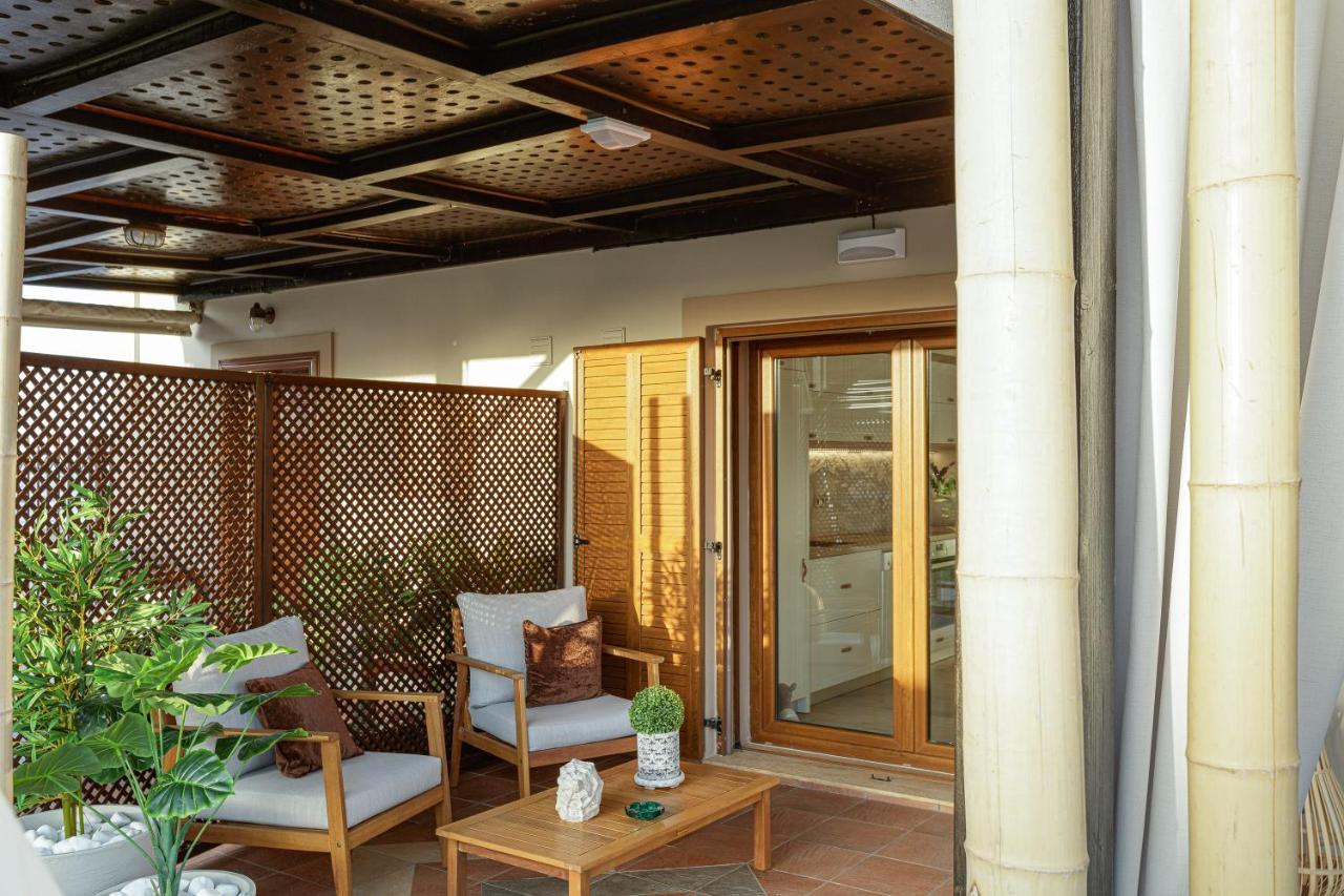 Villa Seashell -Wonderful Newly Renovated Villa On The Beach Galatas  Bagian luar foto