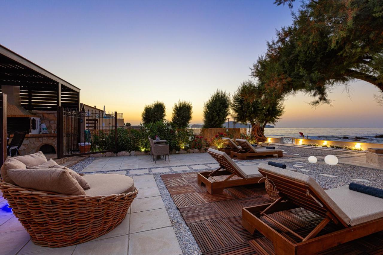 Villa Seashell -Wonderful Newly Renovated Villa On The Beach Galatas  Bagian luar foto