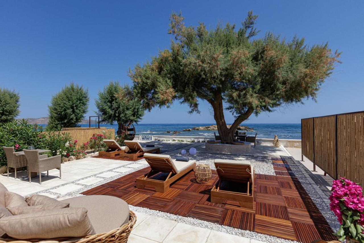 Villa Seashell -Wonderful Newly Renovated Villa On The Beach Galatas  Bagian luar foto
