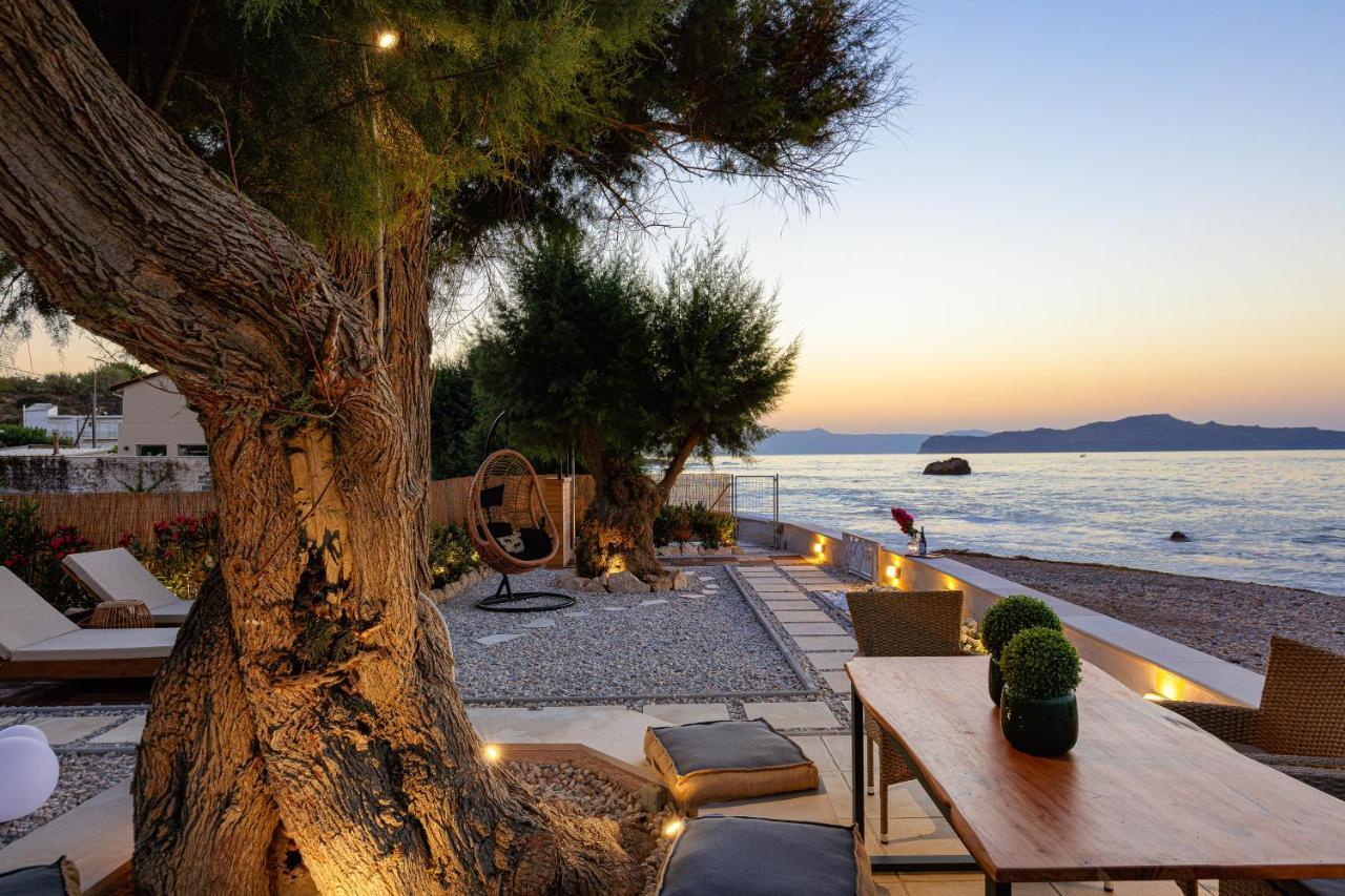 Villa Seashell -Wonderful Newly Renovated Villa On The Beach Galatas  Bagian luar foto